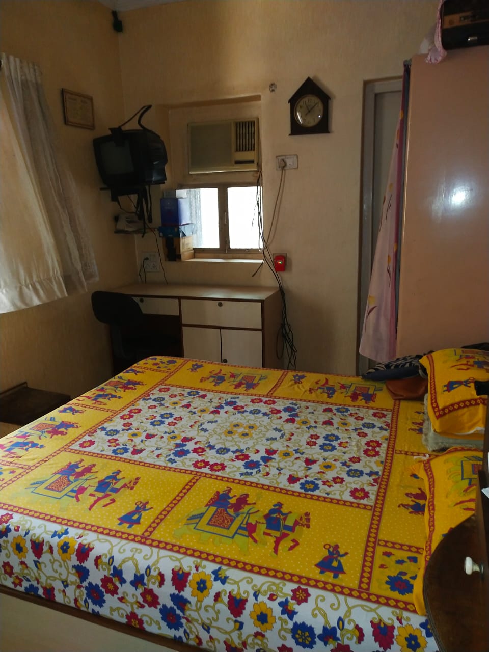 2 BHK Semi Furnished in Surya Kiran , Bandra West